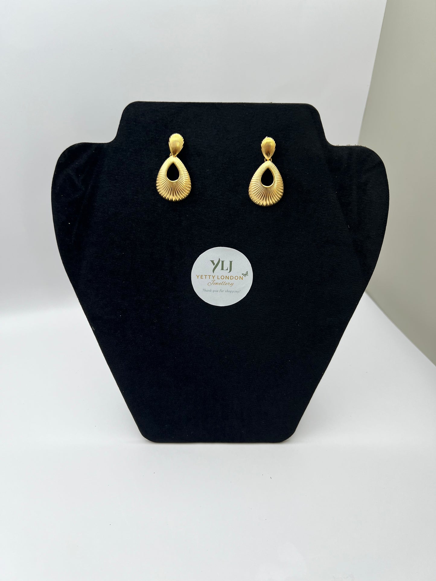 Yetty Shell Drop Earring