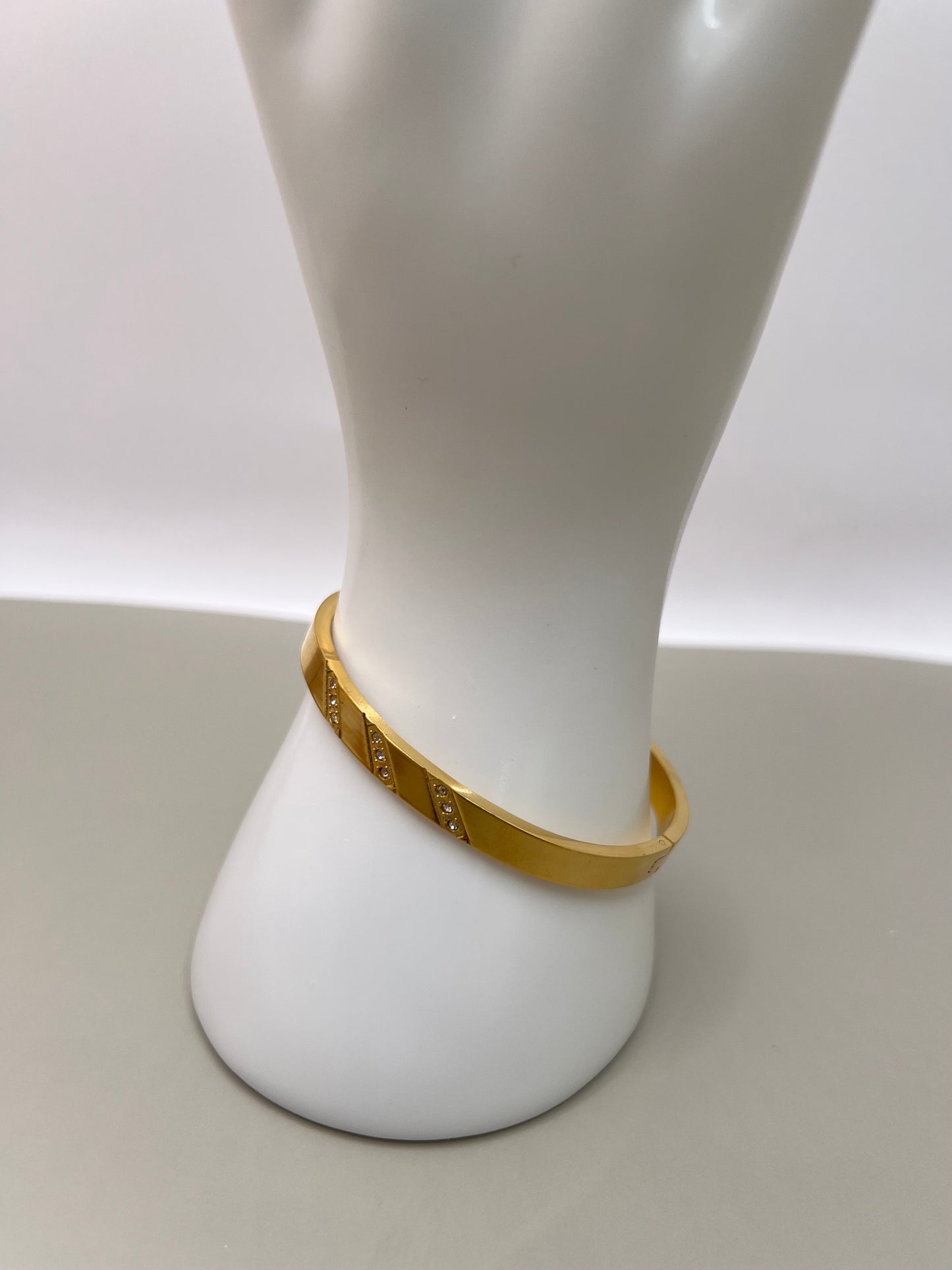 Yetty Slant Stud Bangle