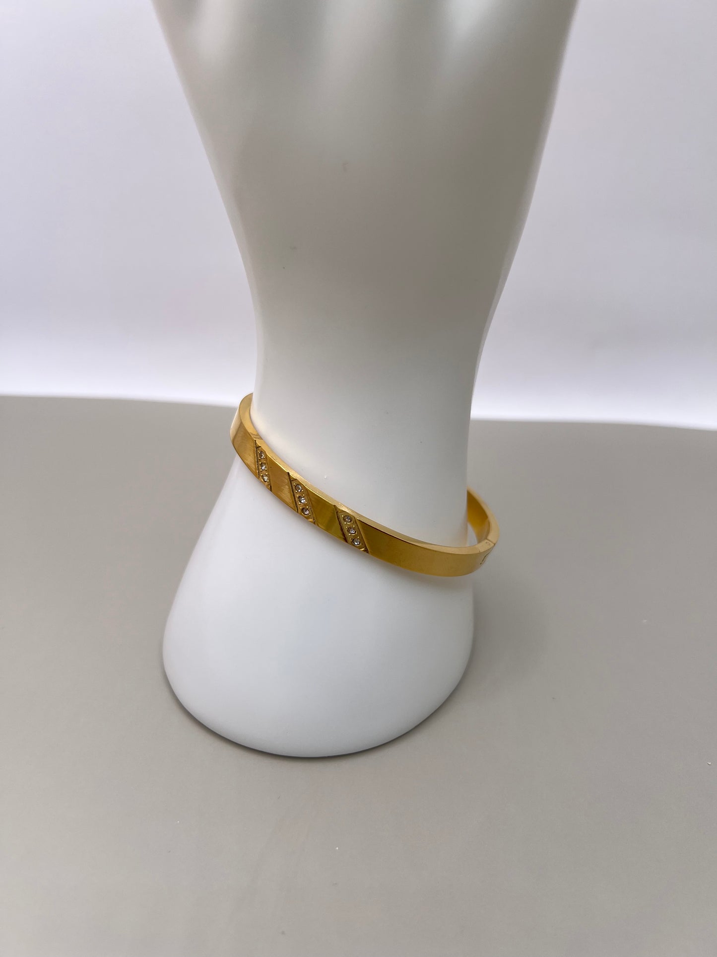 Yetty Slant Stud Bangle