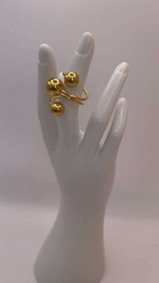Yetty Ball Ring